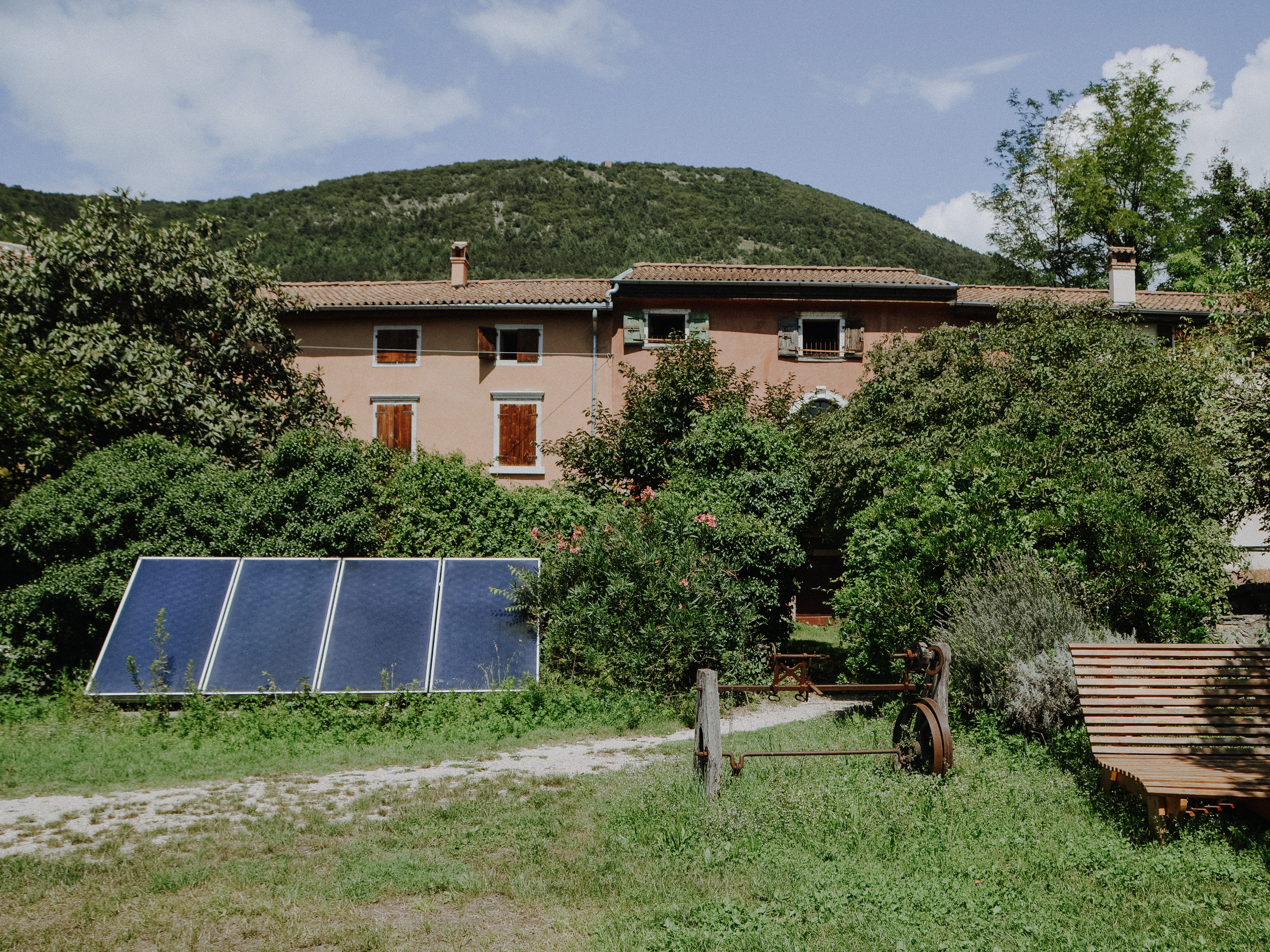 Solaranlage vor dem Haus